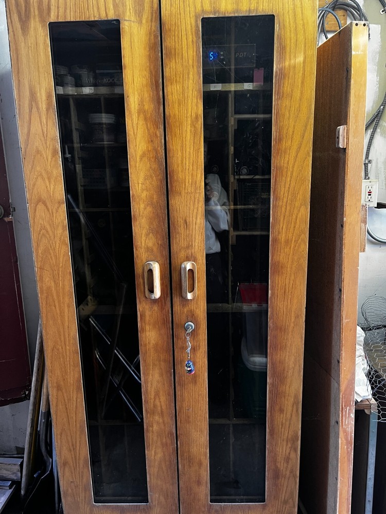 wine cellar cabinet with cooling unit