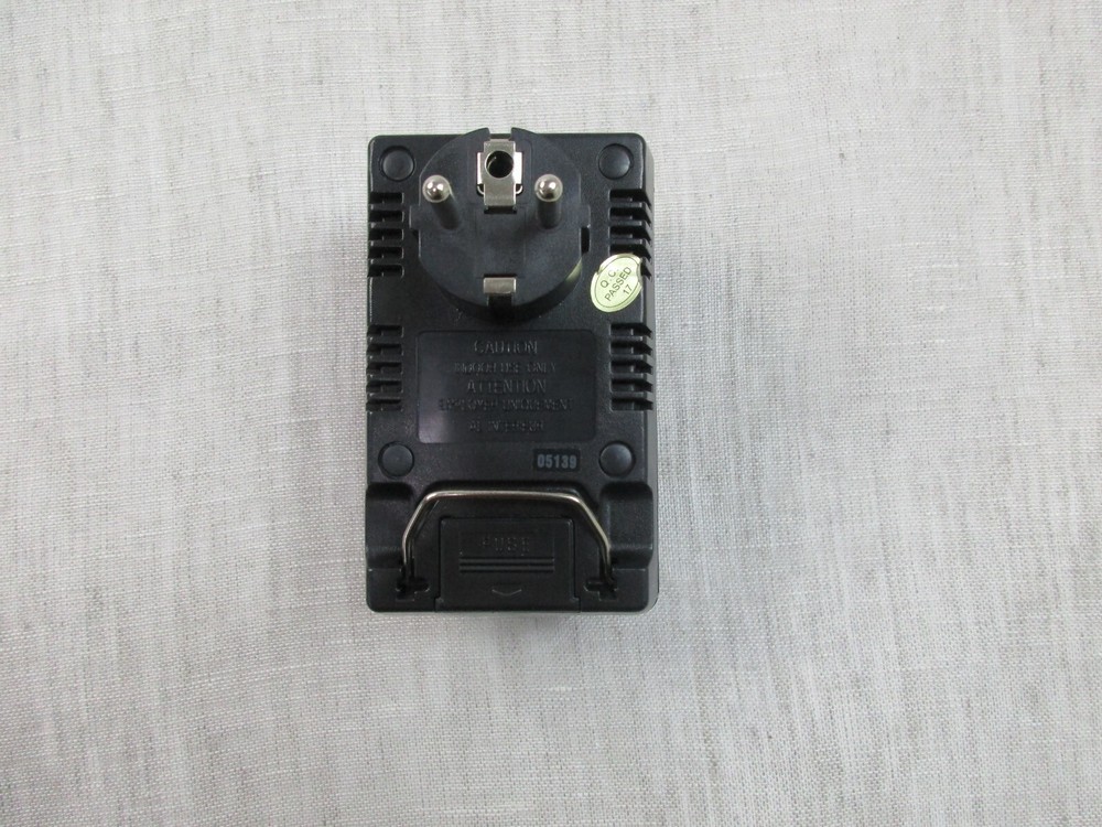 Brookstone Step Down 85W Step Down Transformer Input 220/240V Output 110/120V