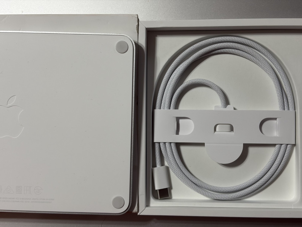 Apple Magic Trackpad Multi-Touch Surface (USB-C) - Wireless - White A3120