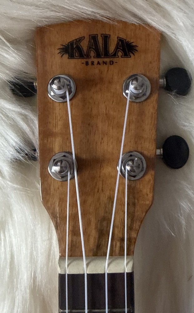 Kala KA-MSG Mango Soprano Gloss Ukulele - Aquila Strings In Excellent Condition