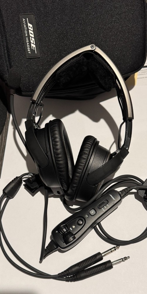 Pilot Flight Bag Bundle Starter Kit Bose A20 Aviation Headset Bluetooth + Sentry