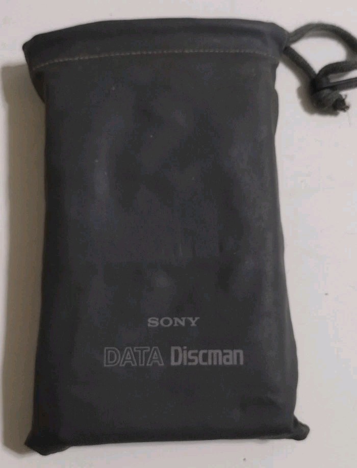 Sony DD-8 Electronic Book Player Multi-Media Data Discman w/ Case & Spanish Disk
