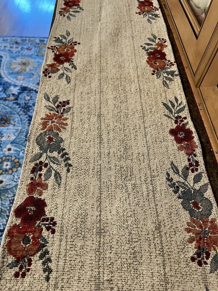 Autumn table runner 52” x 11.75” VGUC