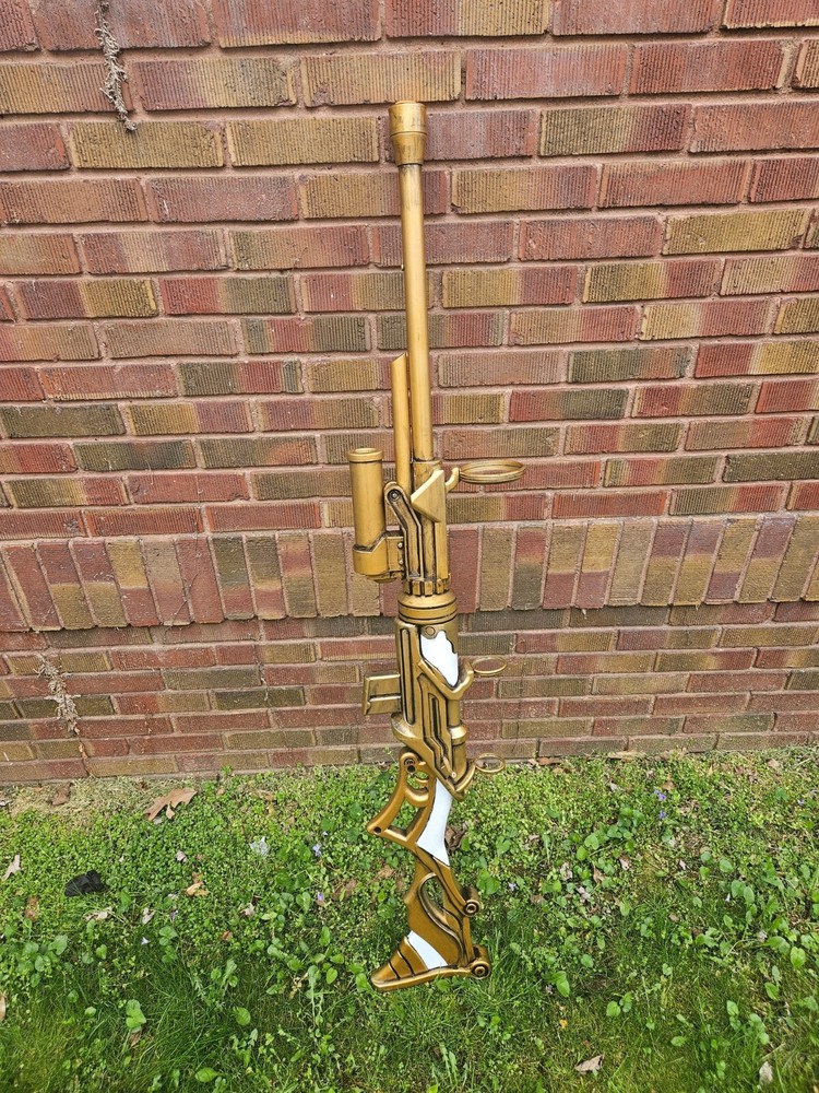 Caitlyn Rifle Prop