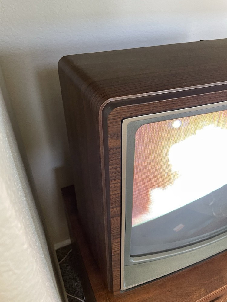 1985 Zenith SA1927W System 3 Space Command 19" CRT TV