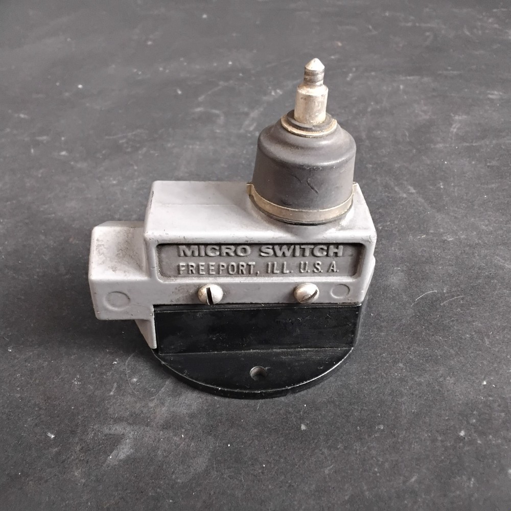 HONEYWELL BZV6-2RN MICROSWITCH ($35 OBO)