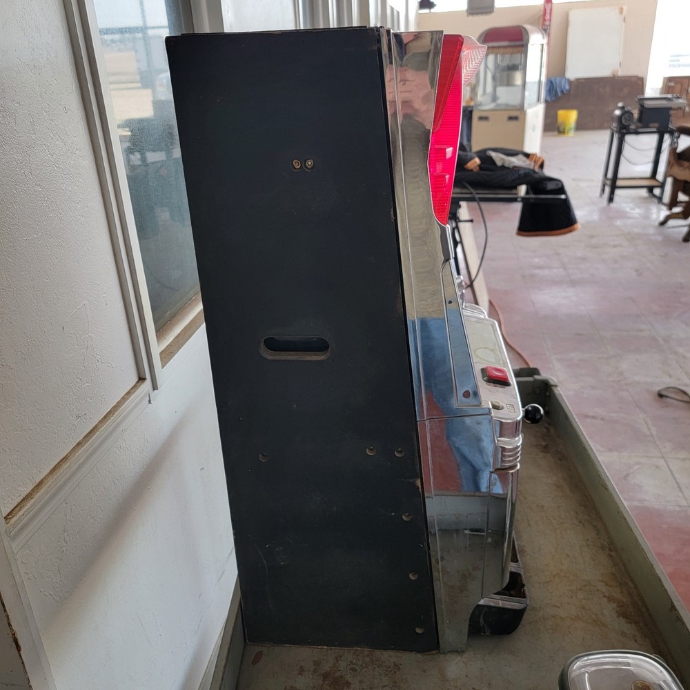 Vintage Pachislo Slot Machine. Mod 7777 Itasca, Ill
