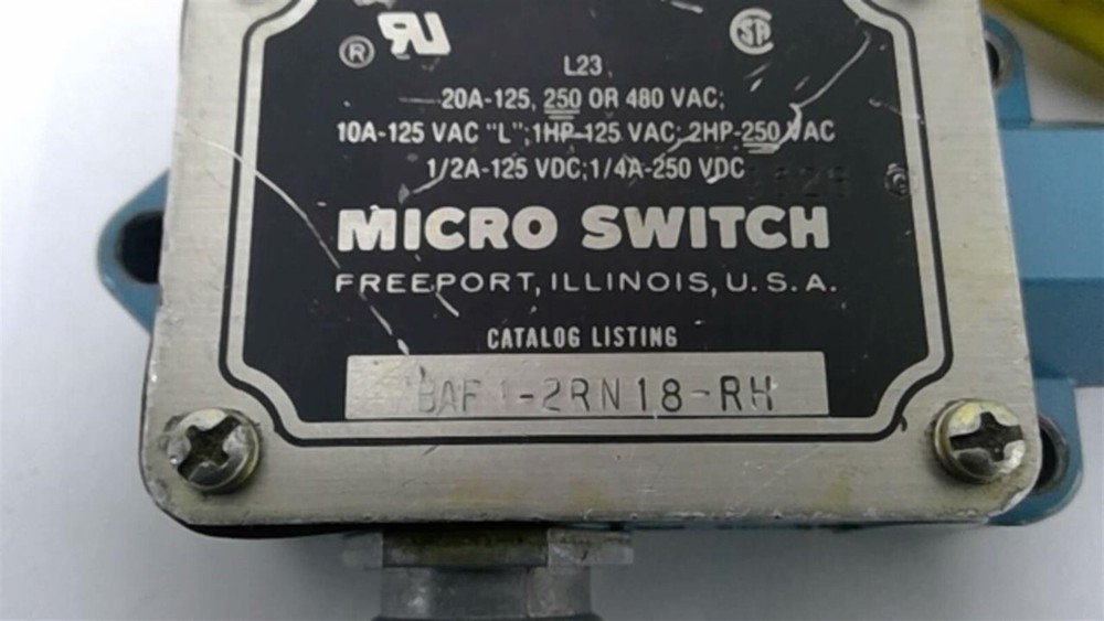 Micro-Switch BAF1-2RN18-RH With Daniel Woodhead LL22035 Cable