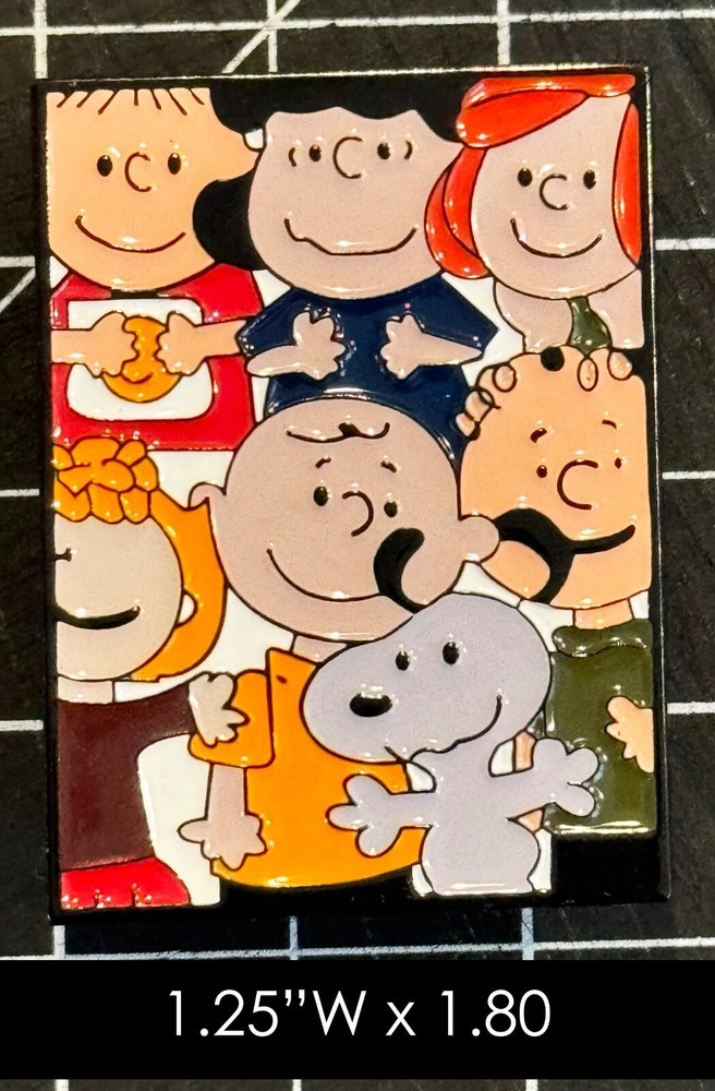 Peanuts: Group Photo Enamel Pin