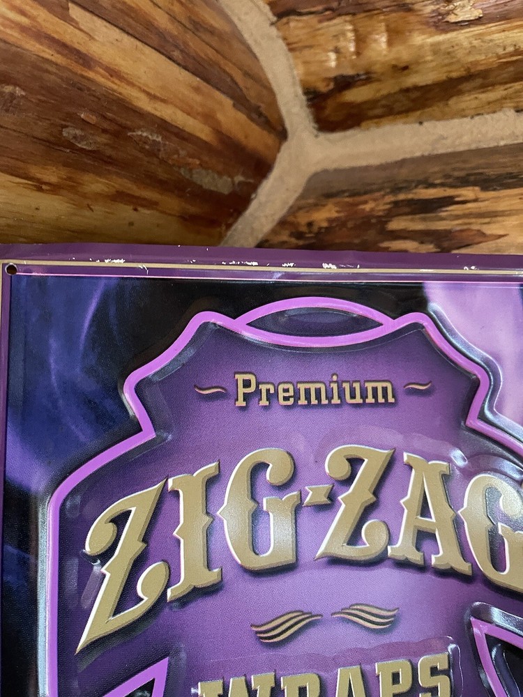 Zig Zag Tin Sign - 9”x24”