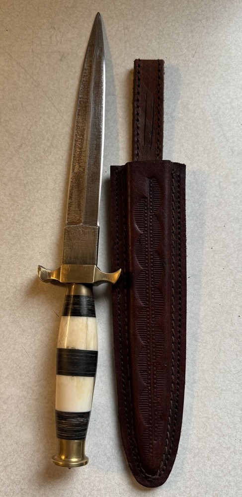 Unmarked Dagger With Leather Sheath