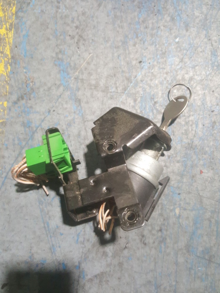 VOLVO IGNITION SWITCH 21203310