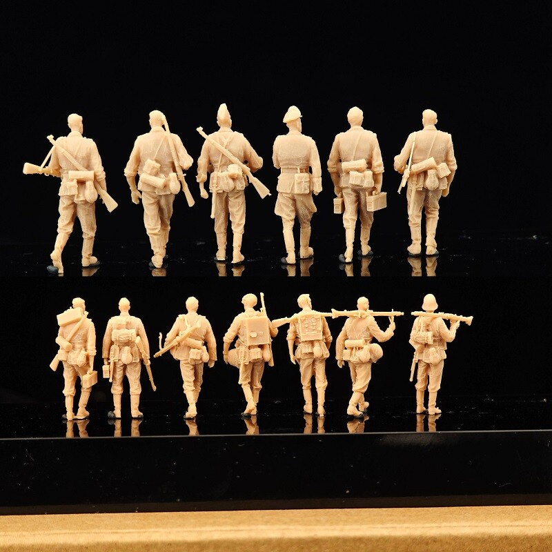 3D printed 1/72 WW II Germany "Spring infantry marching posture" 13 man model
