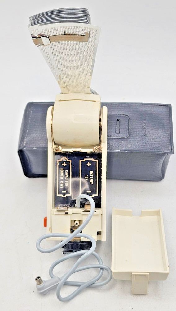 Vintage Minolta Deluxe III Flash w/ Case