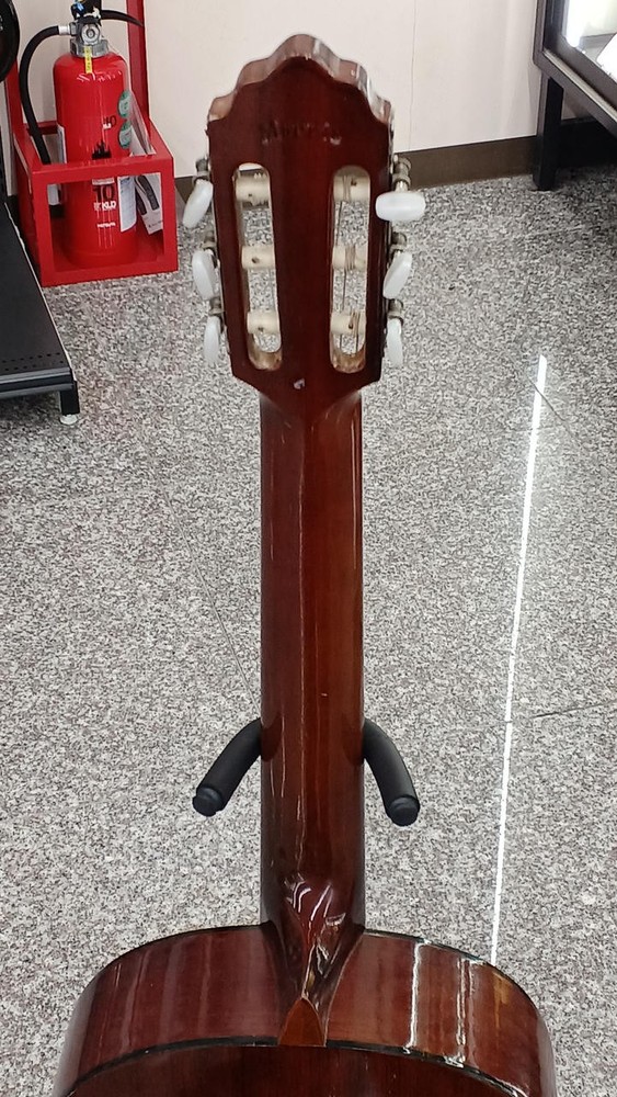 MORRIS LUTHIER 100 Classical Guitar