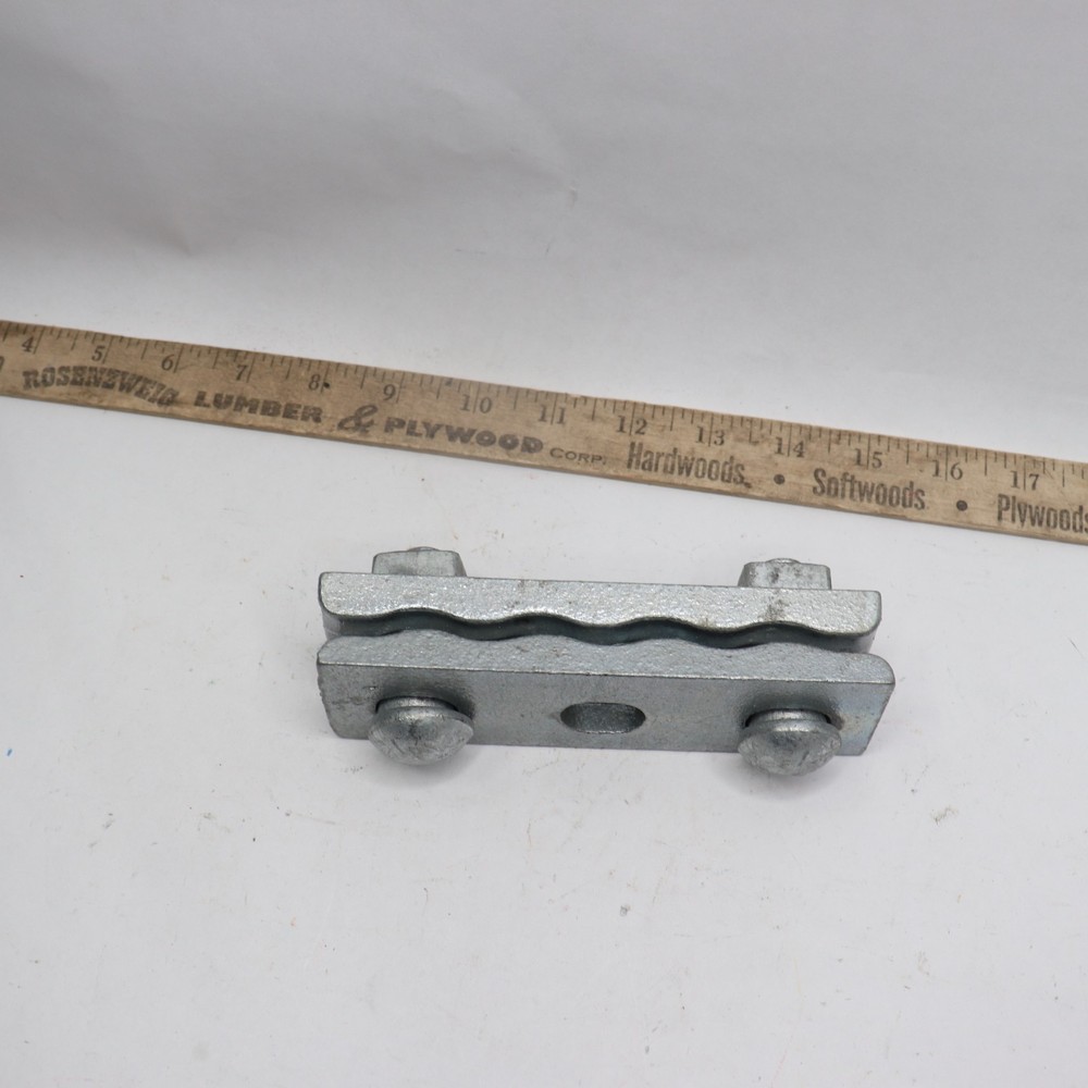 Suspension Clamp Figure 8 6"