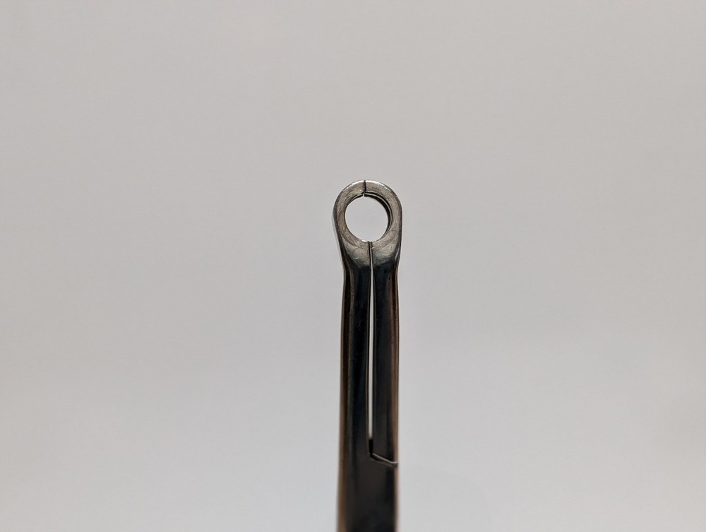 2 pcs. Screw Holding Forceps (USED).