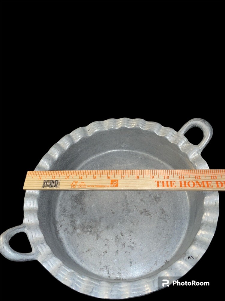 Cast Aluminum Heavy Fluted Deep Dish Pan