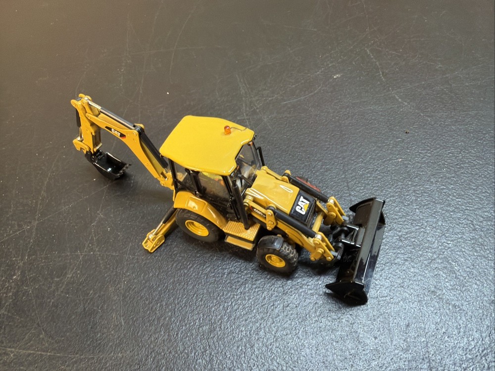 Diecast Masters 1:50 420F2 Backhoe Loader & Tin CLEAN