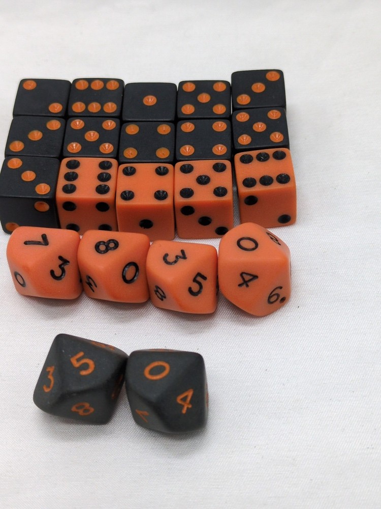 (21) Kill Team Red And Black Dice
