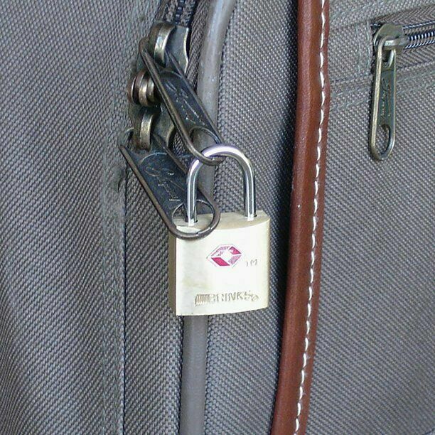 BRINKS TSA SOLID BRASS TRAVEL PADLOCK 4 PACK *DISTRESSED PKG