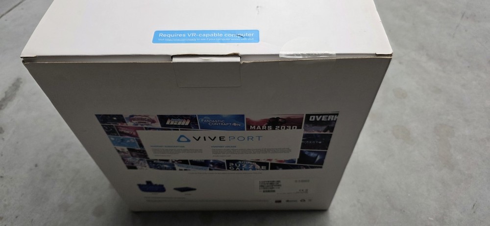 htc vive pro hmd (99HANW015-CC)