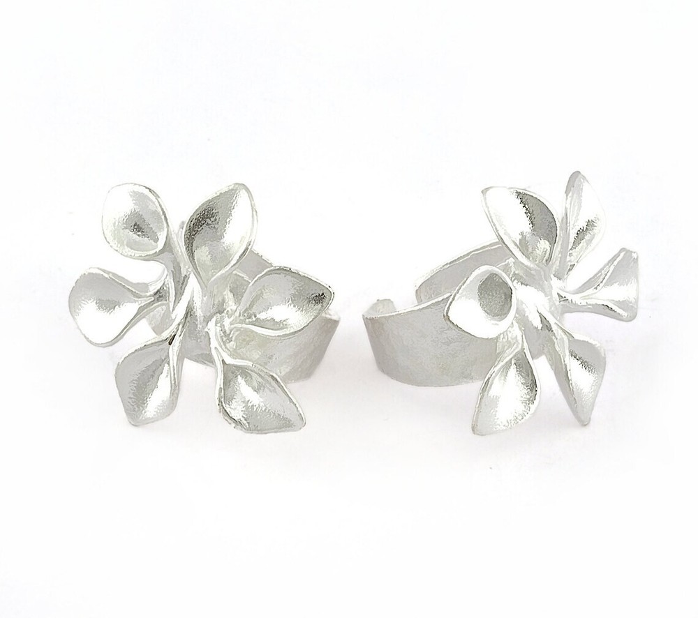 Flower Ring, Shiny Silver Plated Brass Adjustable 4024