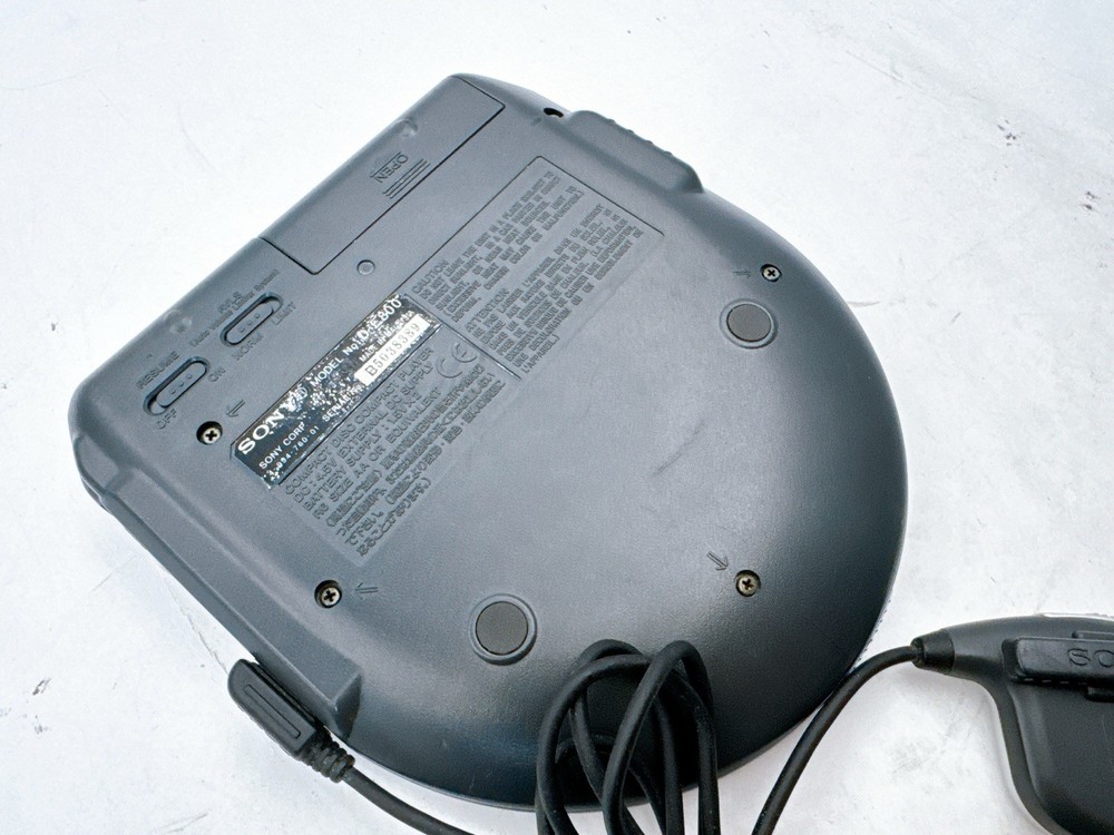 Sony D-E800 CD Walkman Portable ESP Player with Remote Tested Working