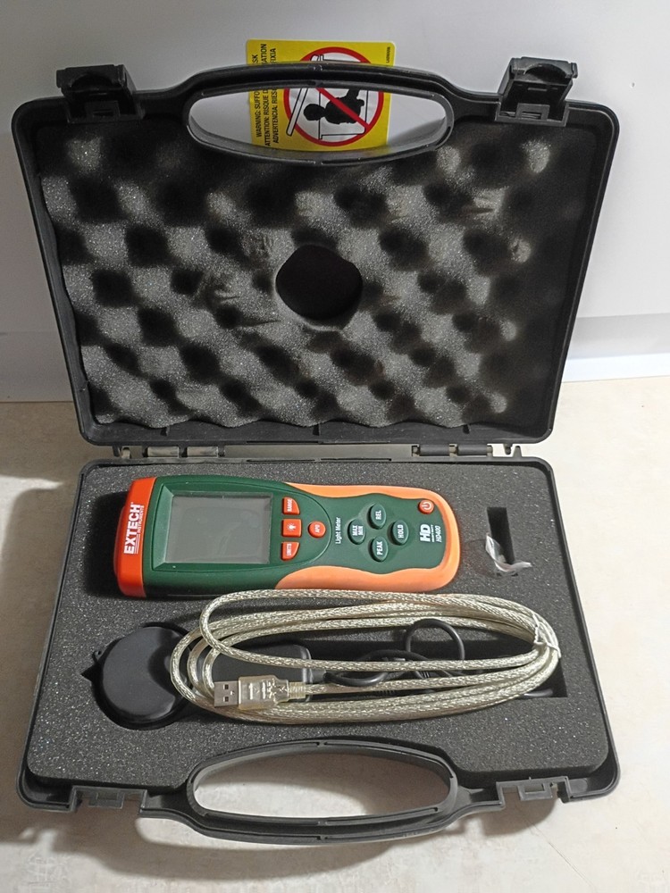 EXTECH INSTRUMENTS LIGHT METER ExTech HD400 - COMPLETE with CASE