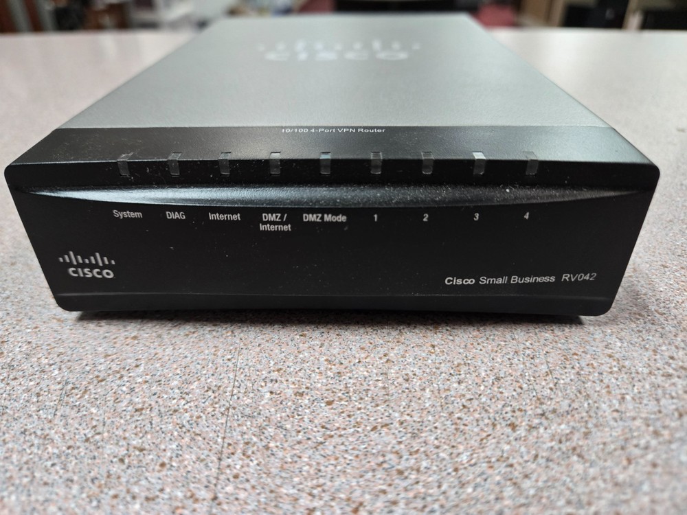 CISCO RV042 Dual WAN Router