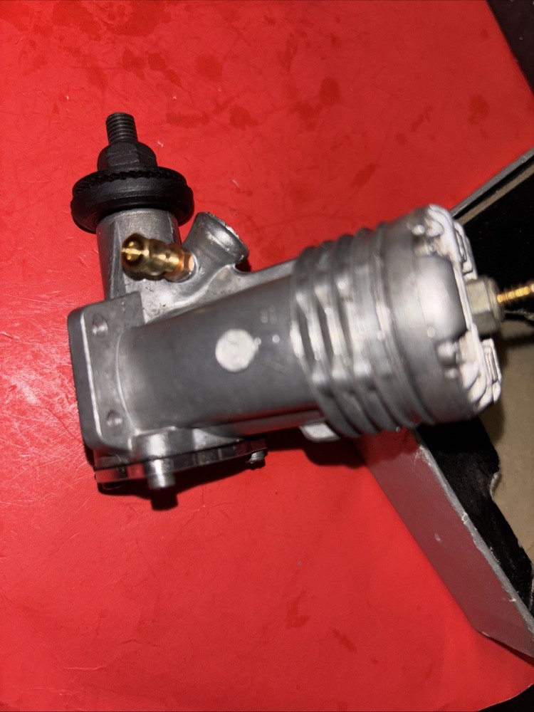 FOX 29 C/L ENGINE COMPLETE WITH STUFFER BACKPLATE # 114 IN BOX