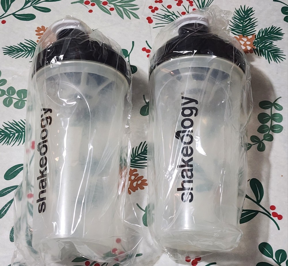 2 Beachbody Shaker Cups