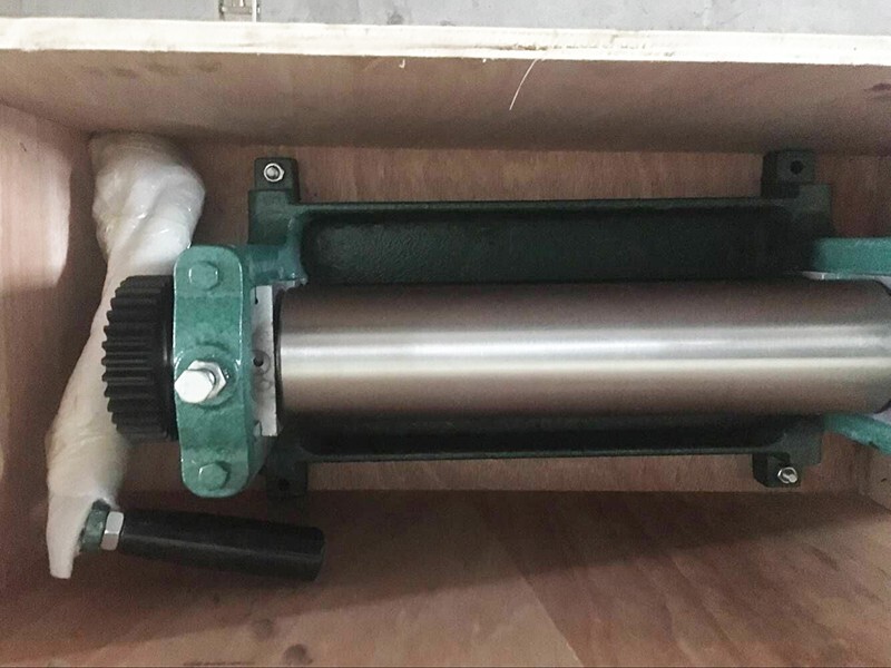 Manual Beeswax Rollers Foundation Milling Machine Honeycomb Sheets Mill 3.4"
