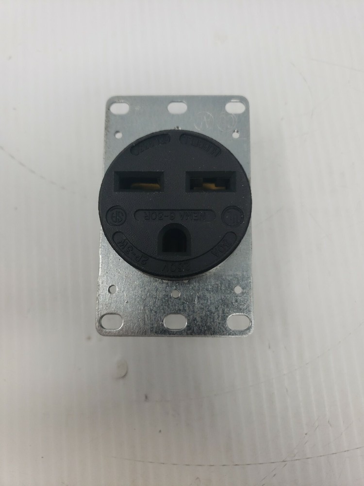 Hubbell HBL9330 Flush Mount