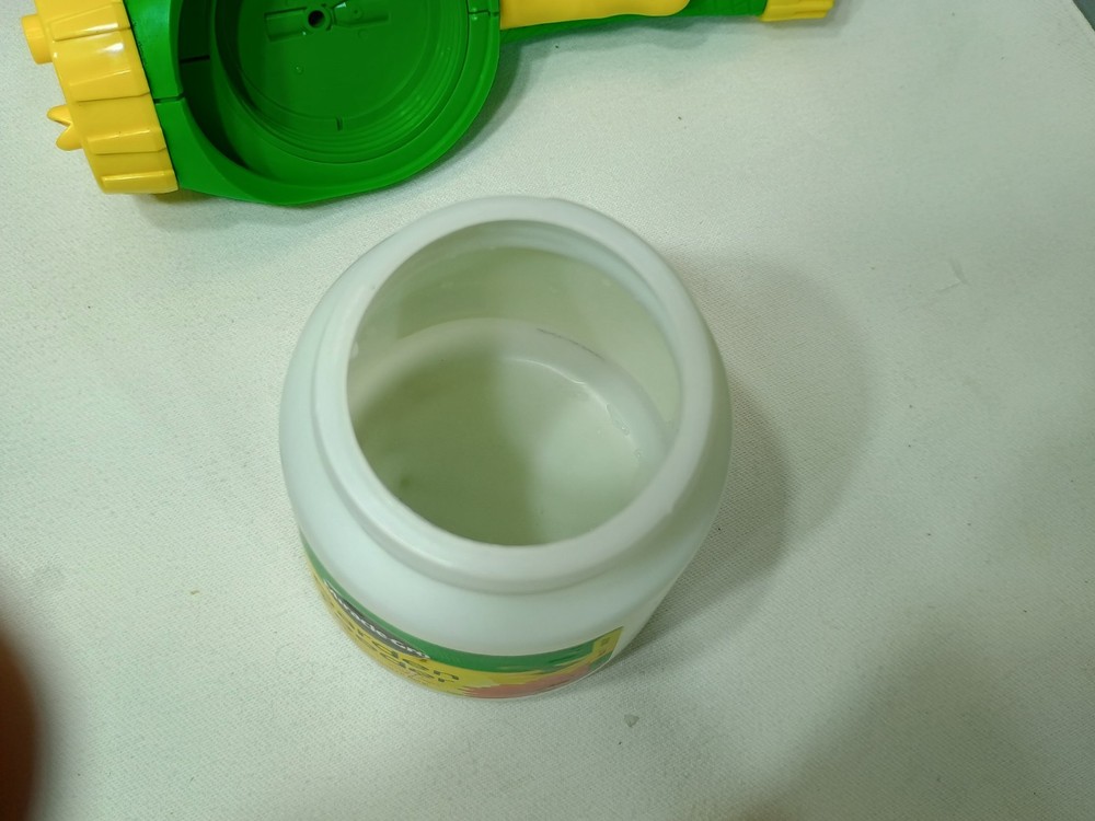 Miracle-Gro Garden Feeder Sprayer Multiple Spray Patterns Improved Trigger