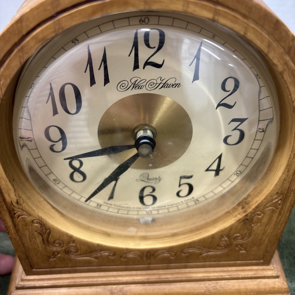 NEW HAVEN Quartz Clock