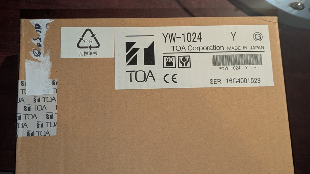 (1) TOA Antenna Distributor YW-1024 NIB