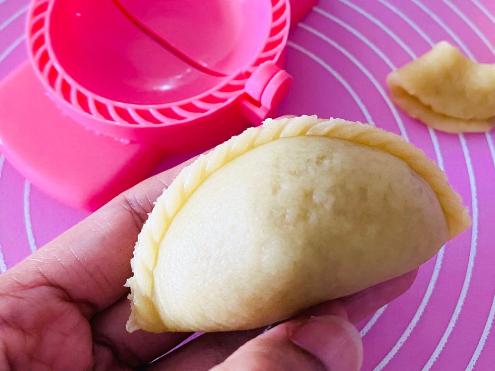 Curry Puff Dumpling Mold Traditional Dough Press Tool