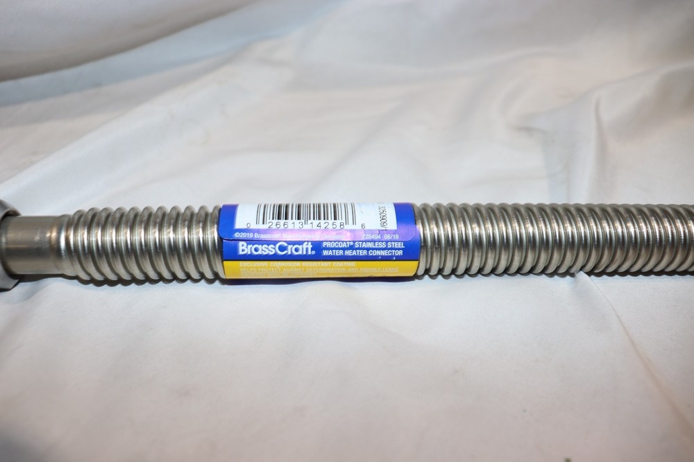 SET OF 2, SWB00-18N BRASSCRAFT, WATER HEATER CONNECTOR 3/4" FIP X 3/4 FIP X 18"