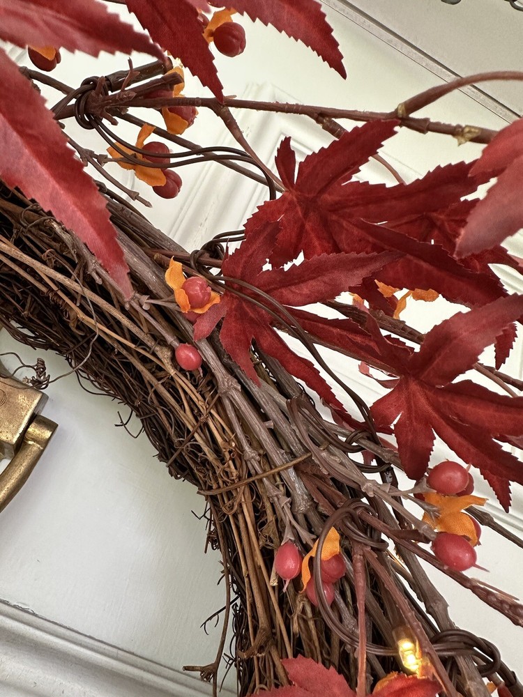 Retired Pottery Barn Fall Lit Maple Leaf Wreath. 16”