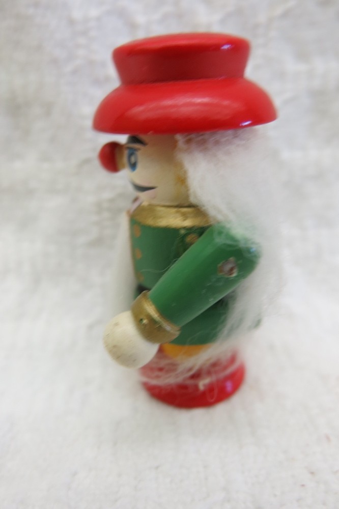 Nutcrackers, very decorative bearded, wooden