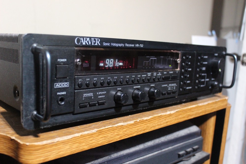 The Carver Receiver HR-752 Nice