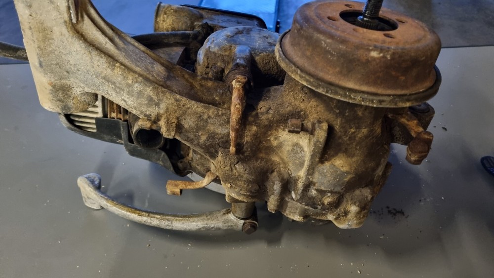 Vespa VBA1M Engine