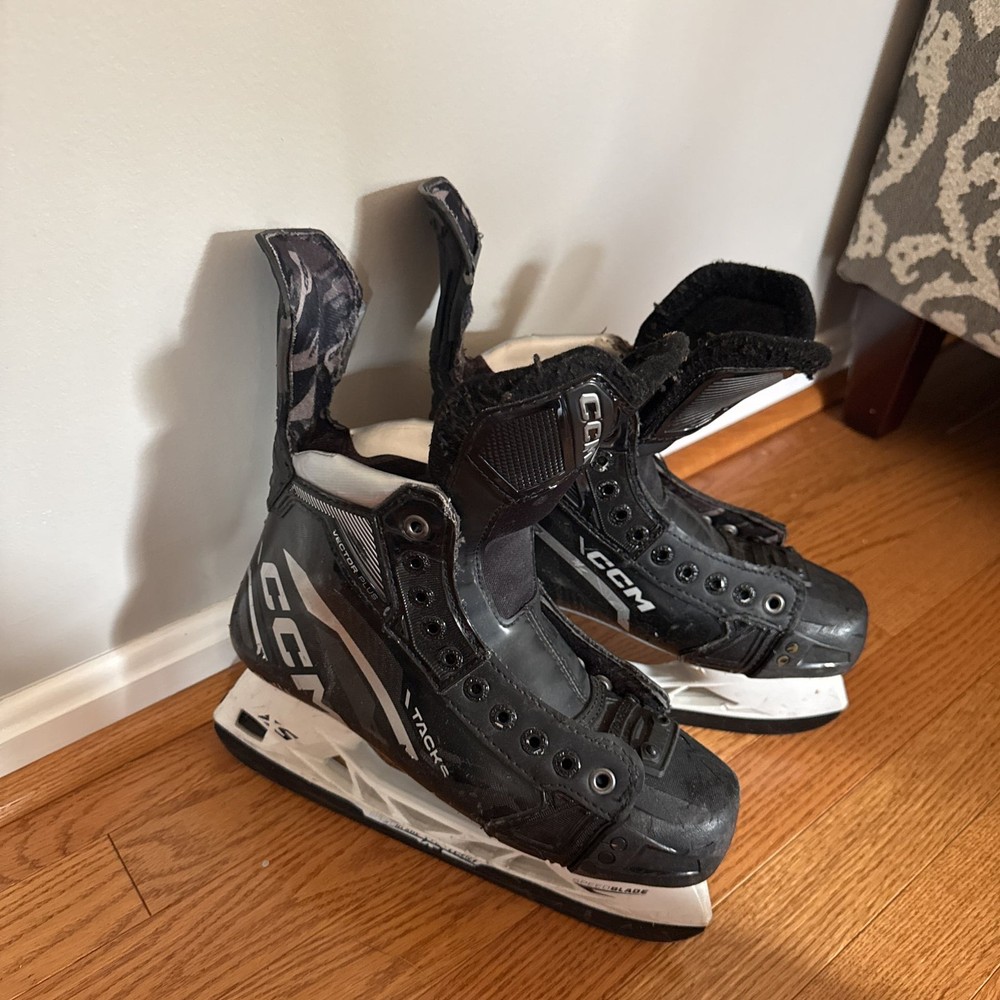 CCM SKATE S22 TACKS VECTOR PLUS INT - ,