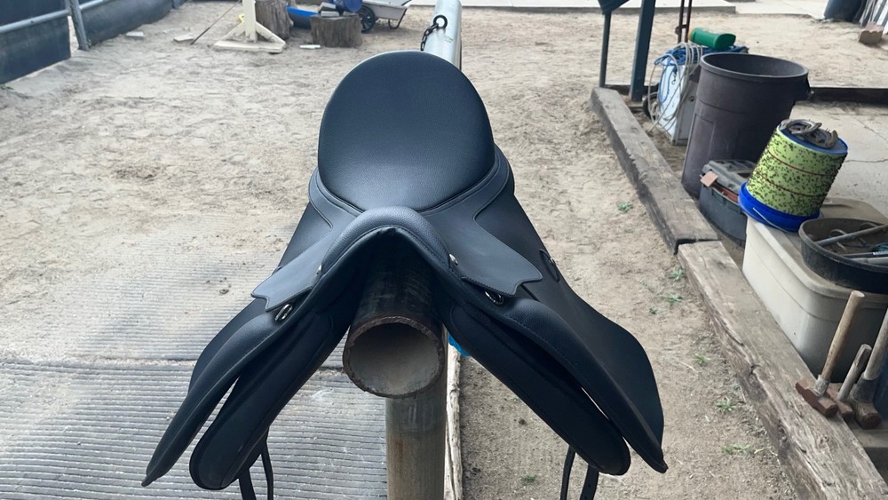 Wintec Dressage Saddle 18"