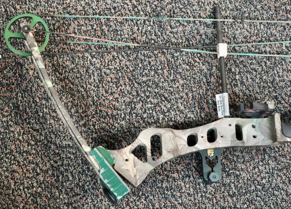 Bear Element Right Handed 70lbs Compound Bow