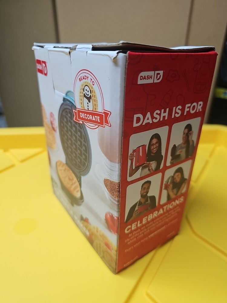 Dash Mini 4" Waffle Maker Non Stick  350 Watts Snowman