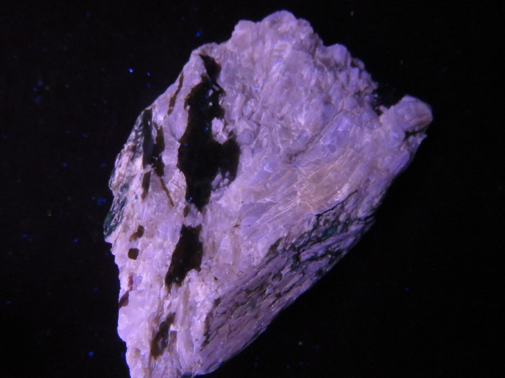 Fluorescent : AGRELLITE - Kipawa River Complex , Temiscamingue , Quebec