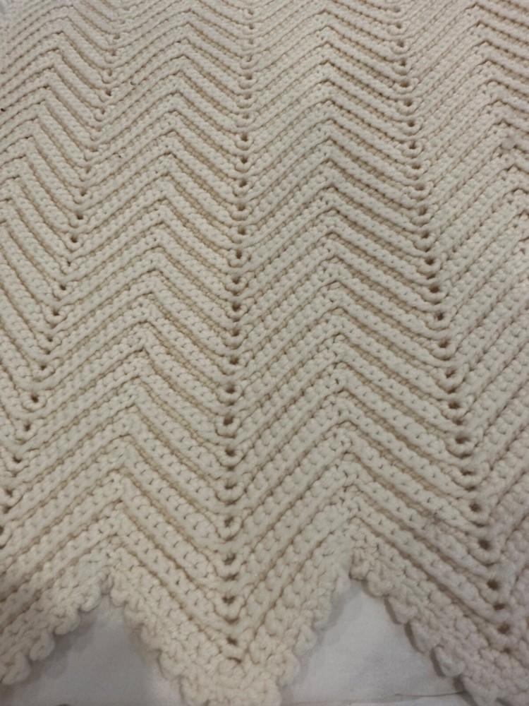 AFGHAN CHEVRON PATTERN 59 L X 44 L