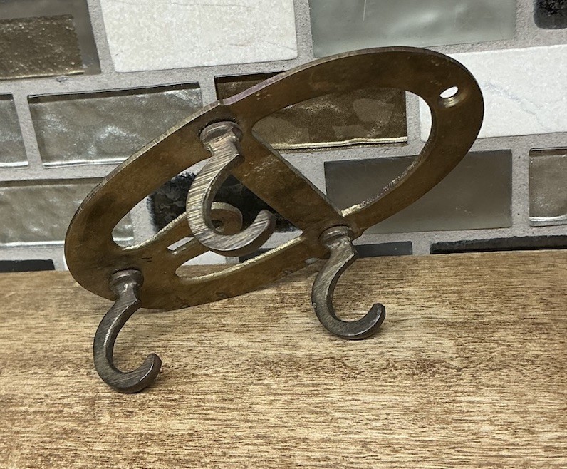Brass Rustic Wall Mounted 3 Hook Key Holder Oval Shape Styled Keyhole Design